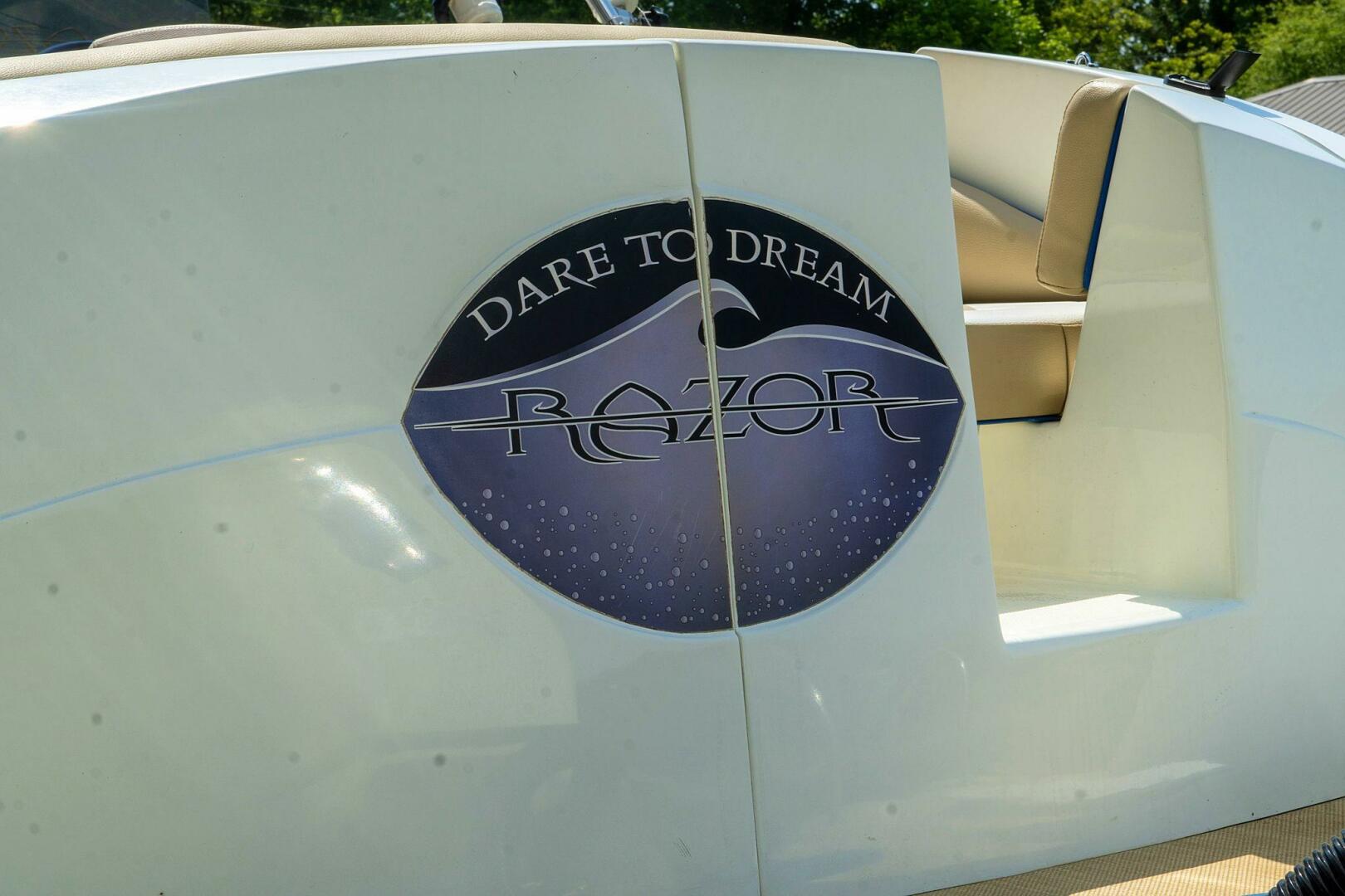 Slide: The Image of Caravelle Razor 219UU 2016 - 4888385
