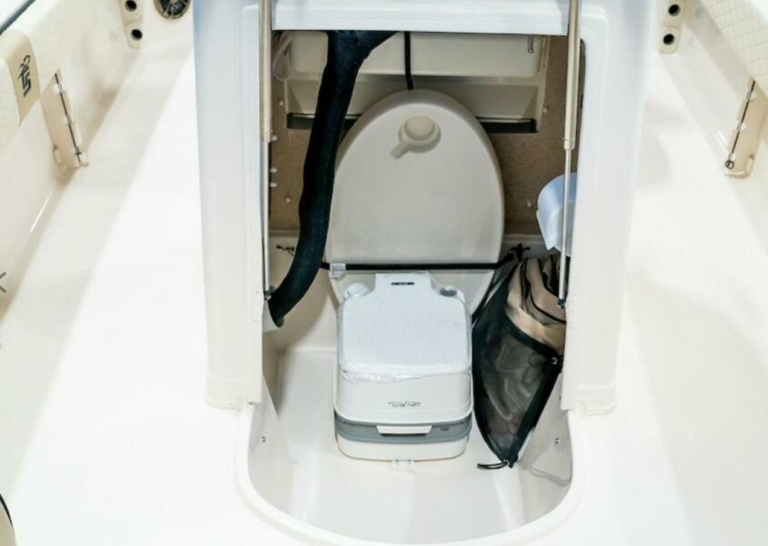 Slide: The Image of Carolina 21 Ultra Elite 2025 - 5172373