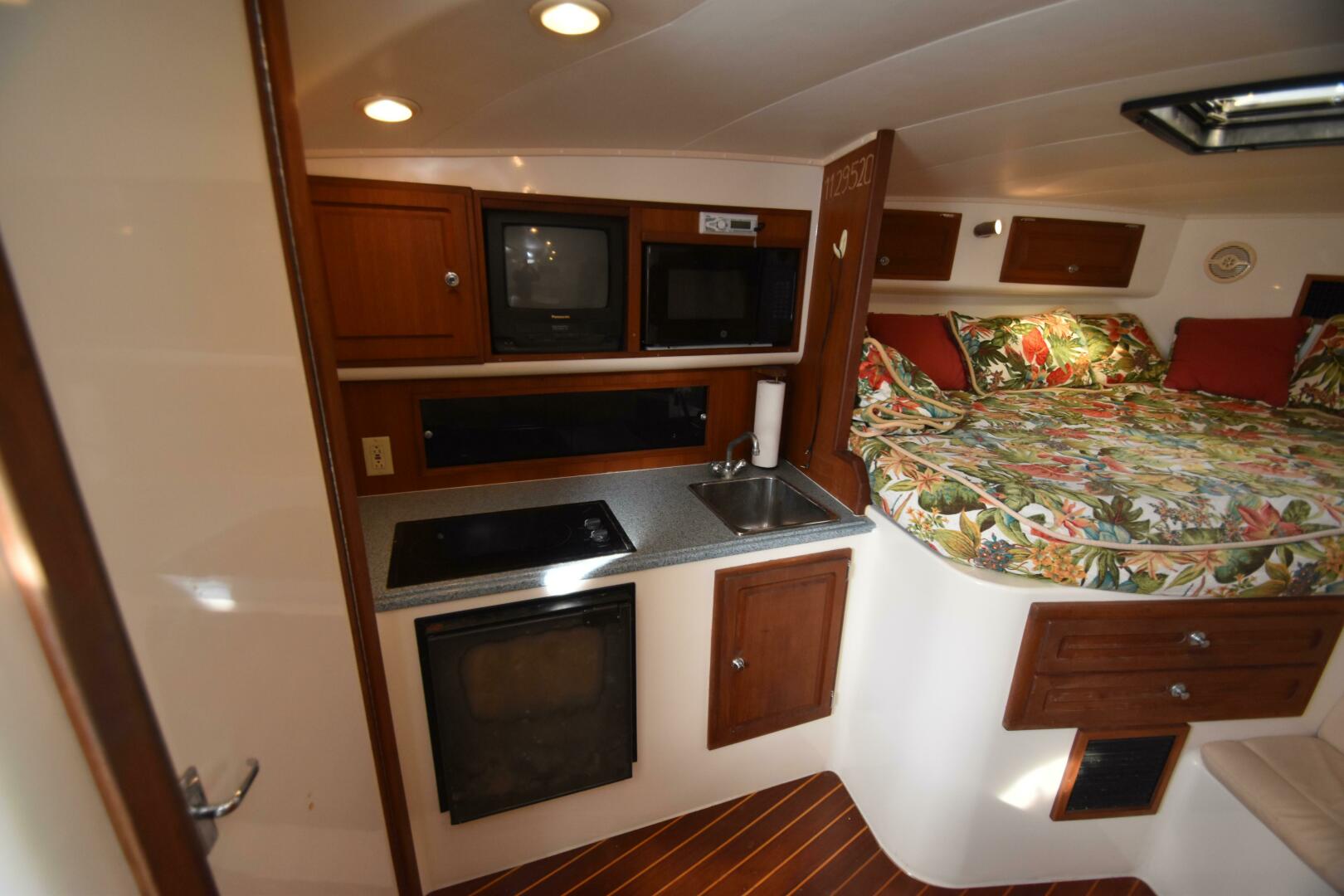 Slide: The Image of Carolina 35 Express 2001 - 4738563
