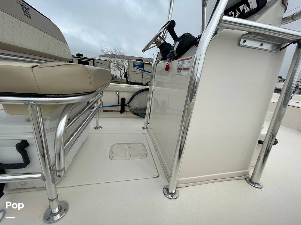 Slide: The Image of Leaning Post With Flip Down Foot Rest - 15168870