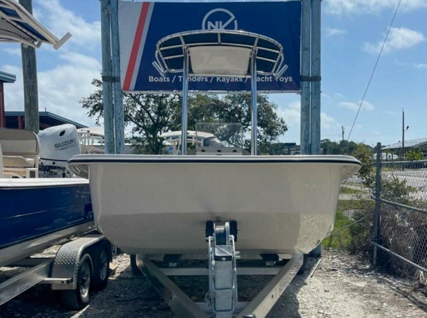 Slide: The Image of Carolina Skiff E24 DLX CC 2024 - 4658312