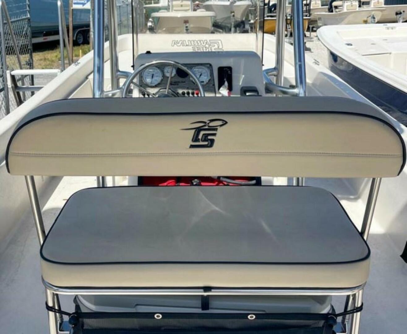 Slide: The Image of Carolina Skiff E24 DLX CC 2024 - 4658320