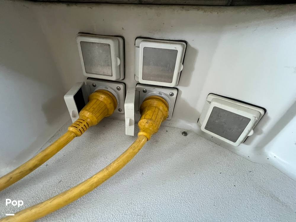 Slide: The Image of Carver 310 Express 1997 - 15340691