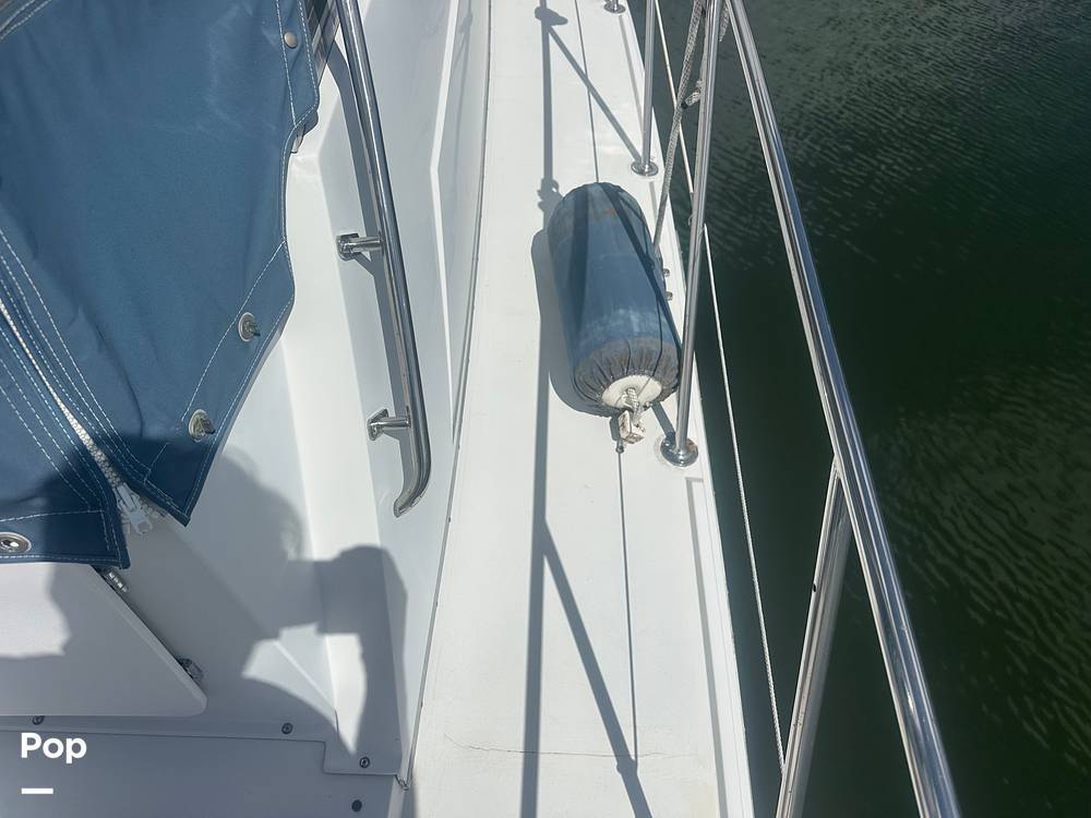 Slide: The Image of Carver 330 Mariner. 1996 - 15813874