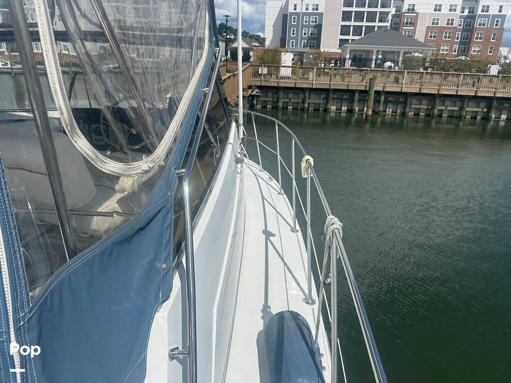 Slide: The Image of Carver 330 Mariner. 1996 - 15813875