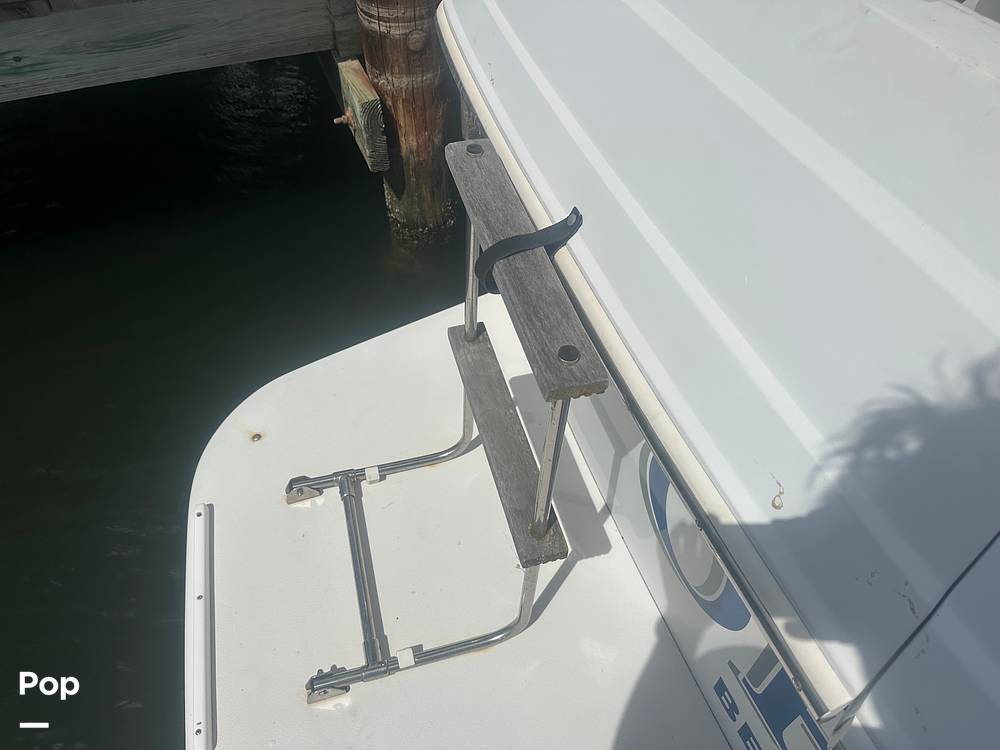 Slide: The Image of Carver 330 Mariner. 1996 - 15813904
