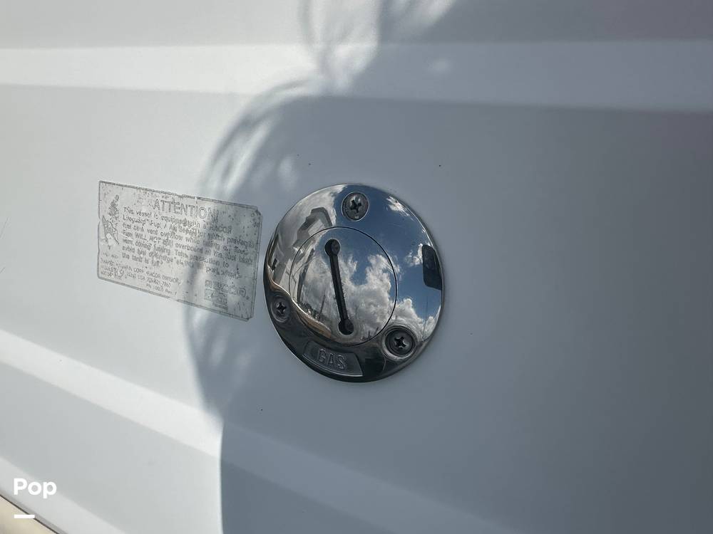 Slide: The Image of Carver 330 Mariner. 1996 - 15813906