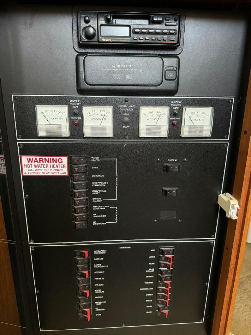 Slide: The Image of Carver 355 Aft Cabin 1995 - 4721452