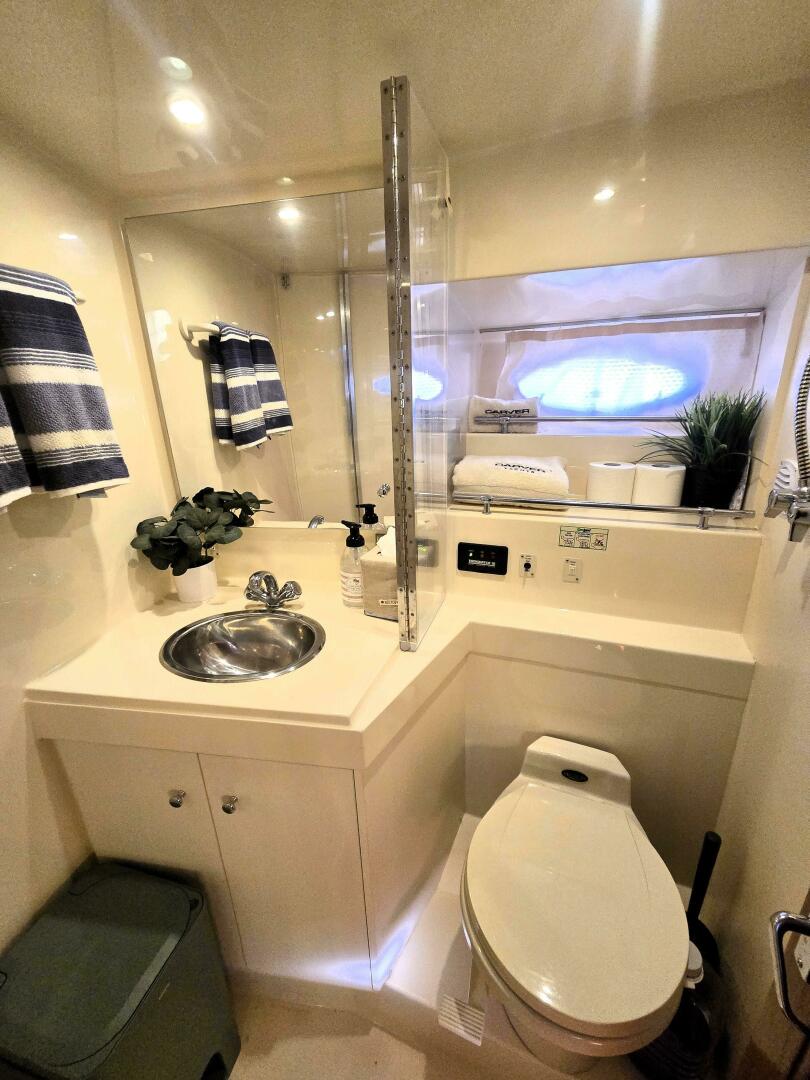 Slide: The Image of Carver 355 Aft Cabin 1998 - 4997626