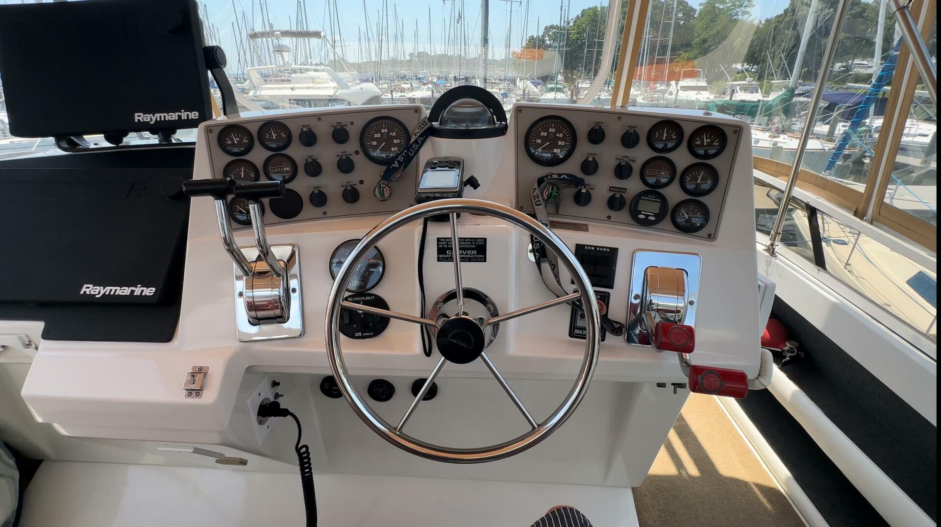 Slide: The Image of Carver 356 Motor Yacht 1999 - 4551844