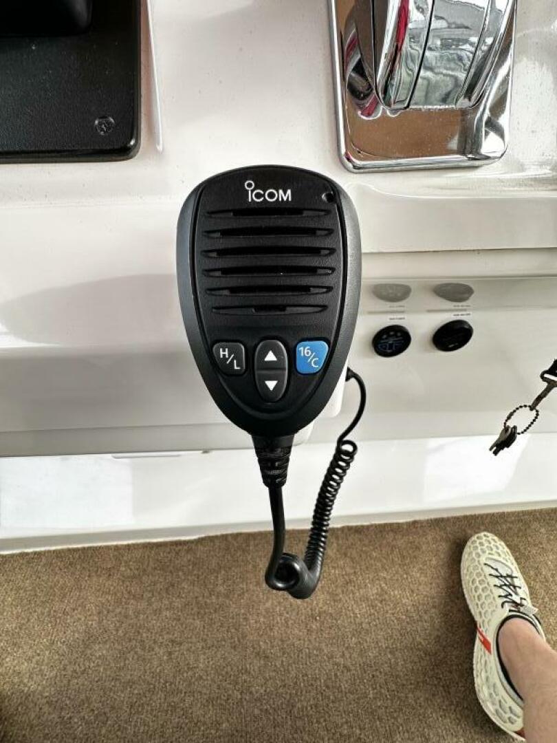 Slide: The Image of Carver 356 Motor Yacht 1999 - 4551949