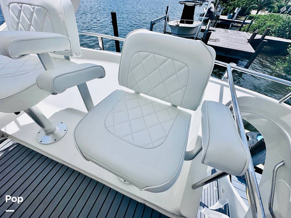 Slide: The Image of Captain's Chair - 14581800