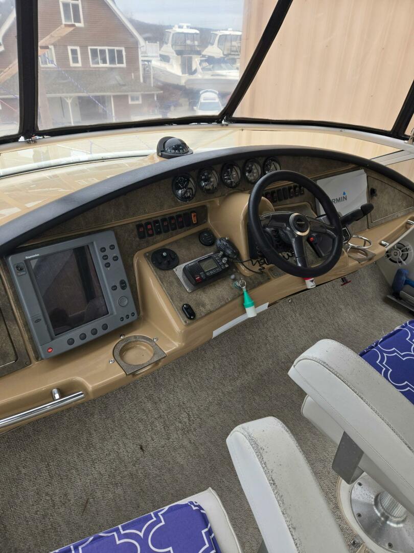 Slide: The Image of Carver 360 Sport Sedan 2003 - 5191101