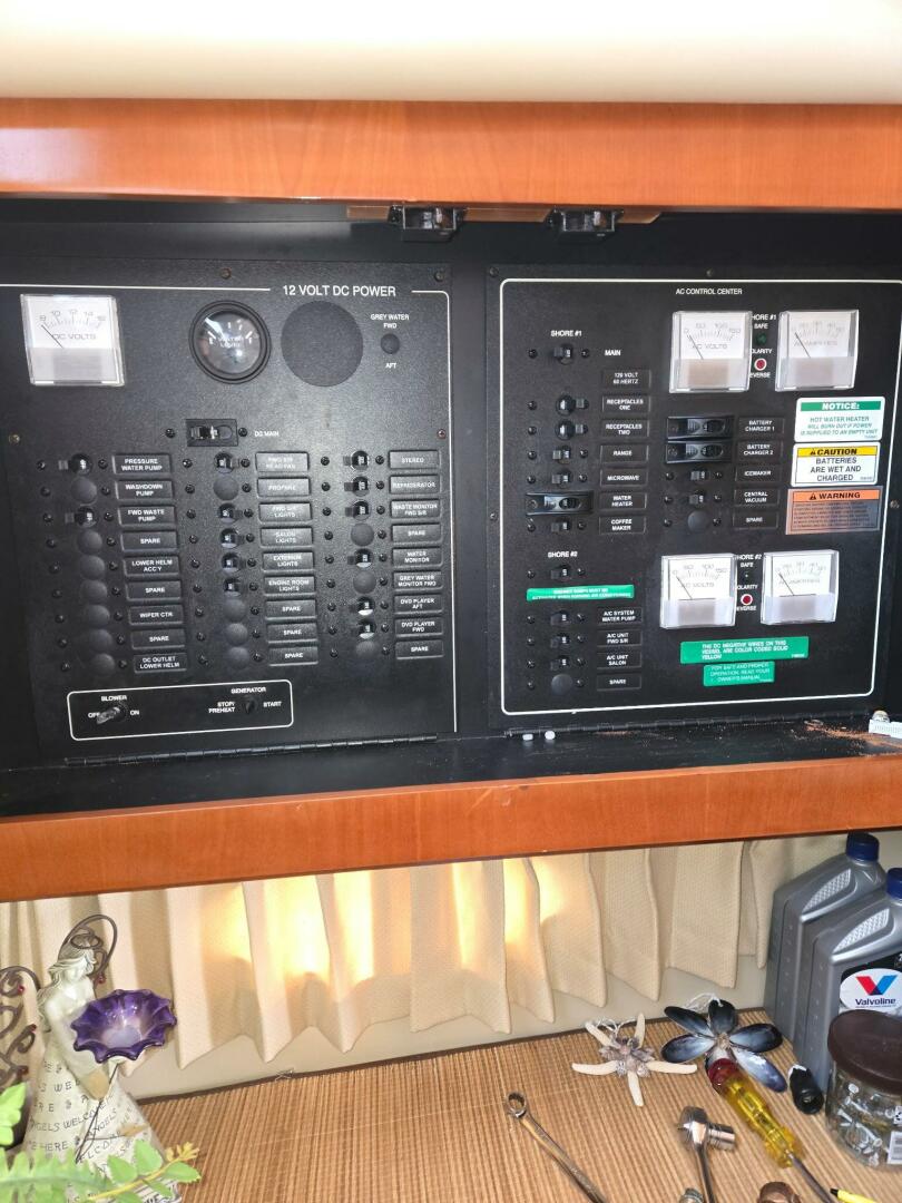 Slide: The Image of Carver 360 Sport Sedan 2003 - 5191104