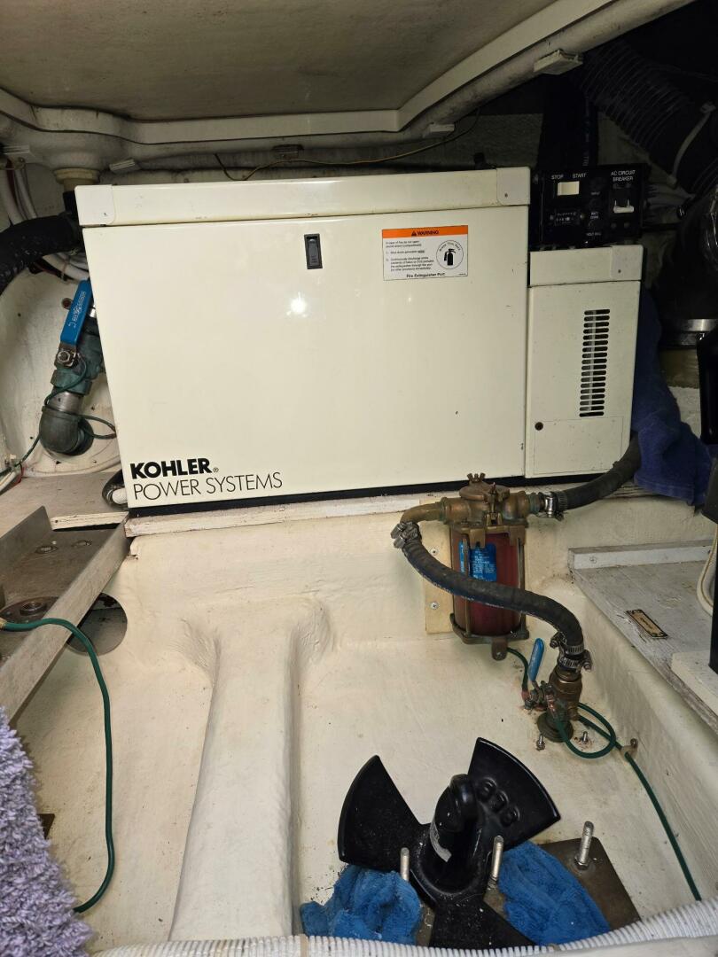 Slide: The Image of Carver 360 Sport Sedan 2003 - 5212096