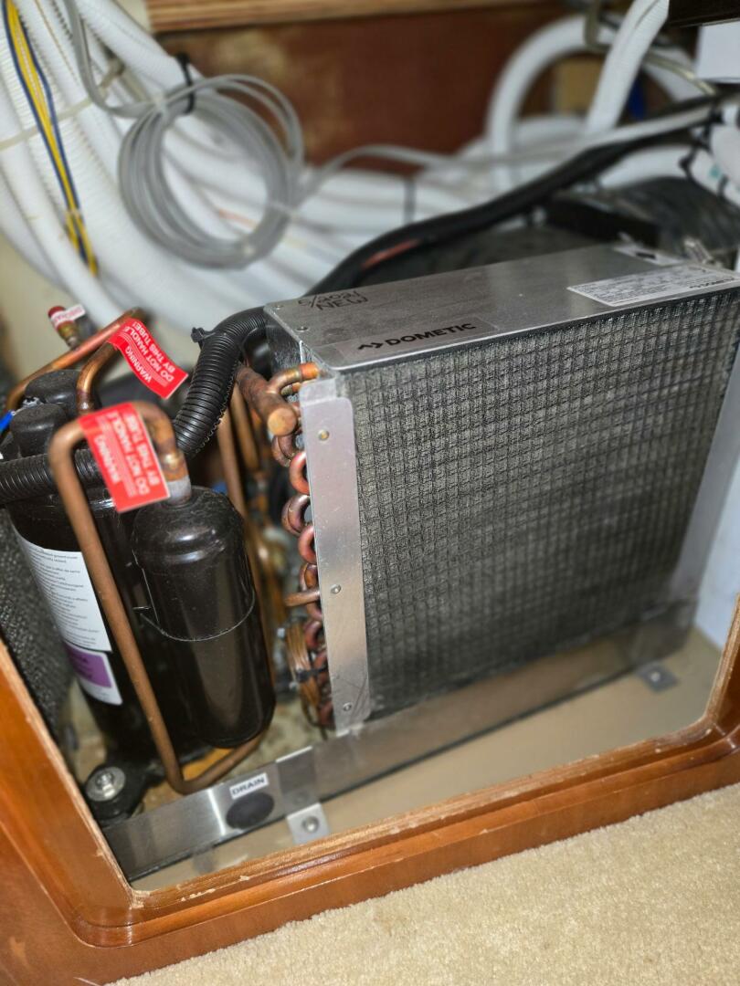 Slide: The Image of Carver 360 Sport Sedan 2003 - 5348890