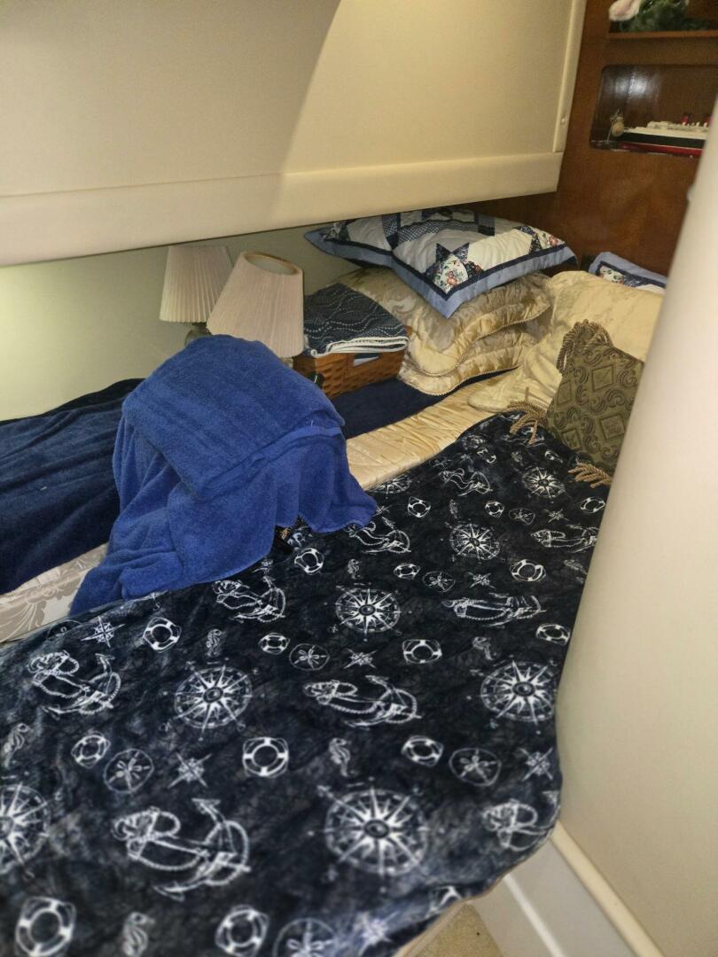 Slide: The Image of Carver 360 Sport Sedan 2003 - 5348896