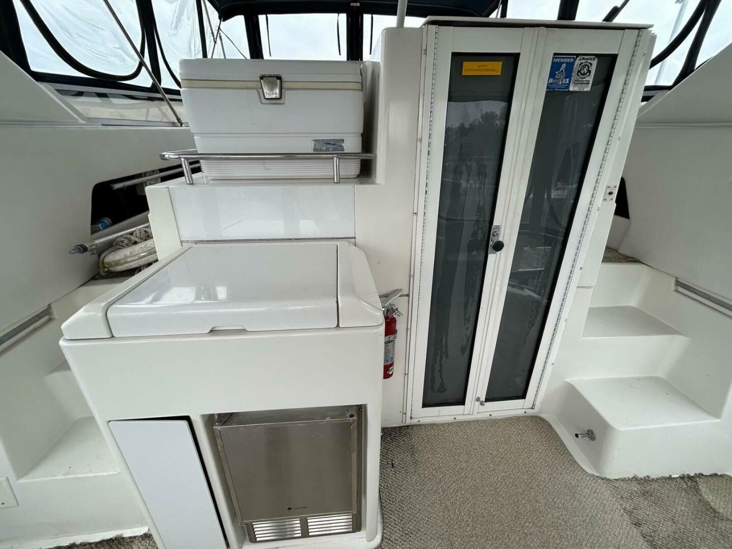 Slide: The Image of Carver 370 Aft Cabin 1995 - 4543550