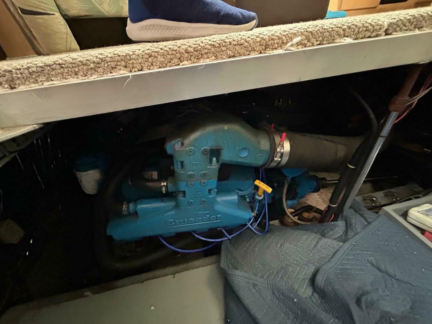 Slide: The Image of Carver 370 Aft Cabin 1995 - 4543555