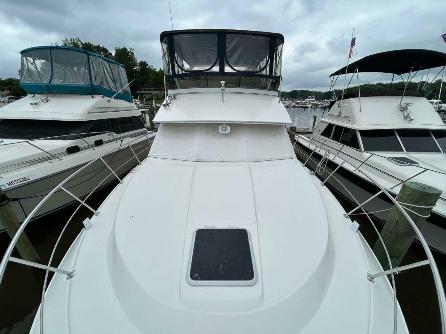 Slide: The Image of Carver 370 Aft Cabin 1995 - 4543558