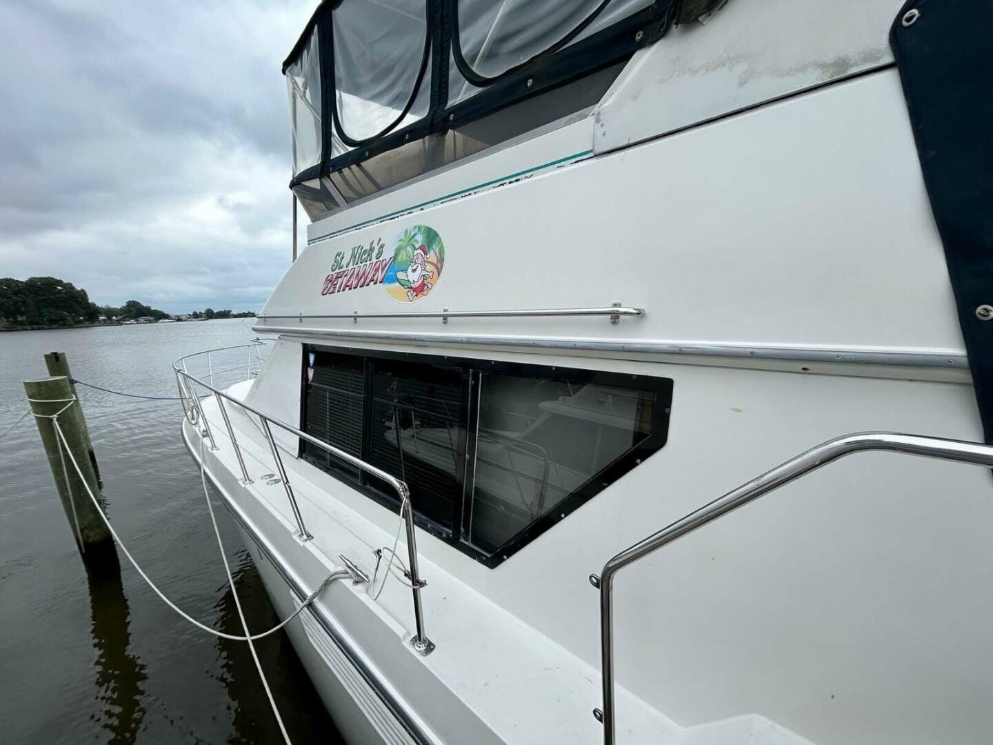Slide: The Image of Carver 370 Aft Cabin 1995 - 4543562