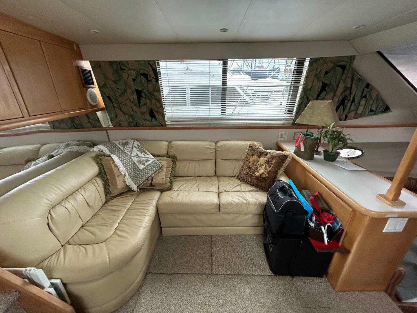 Slide: The Image of Carver 370 Aft Cabin 1995 - 4543529