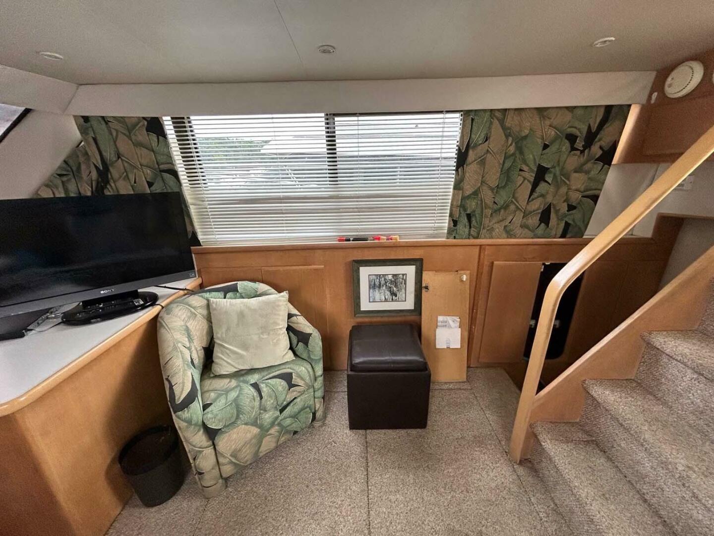 Slide: The Image of Carver 370 Aft Cabin 1995 - 4543531