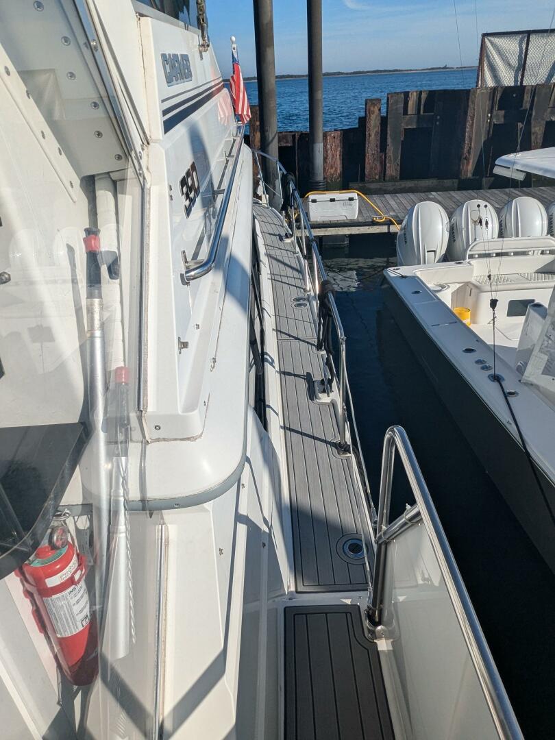 Slide: The Image of Carver 390 Aft Cabin Motoryacht 1993 - 4780851