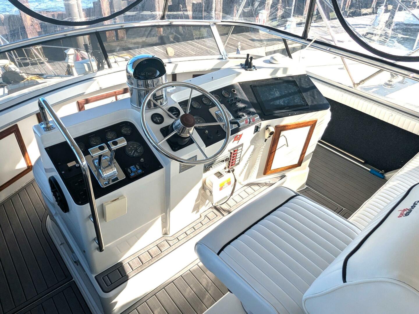 Slide: The Image of Carver 390 Aft Cabin Motoryacht 1993 - 4780855
