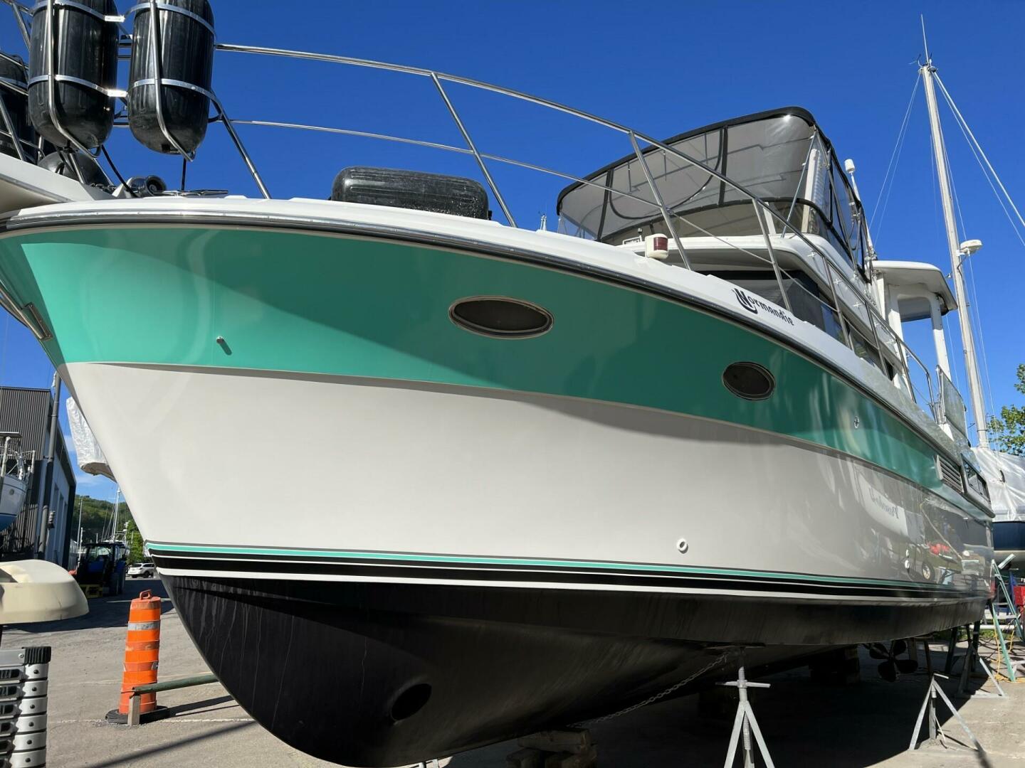 Slide: The Image of Carver 390 Aft Cabin Motoryacht 1993 - 4780839
