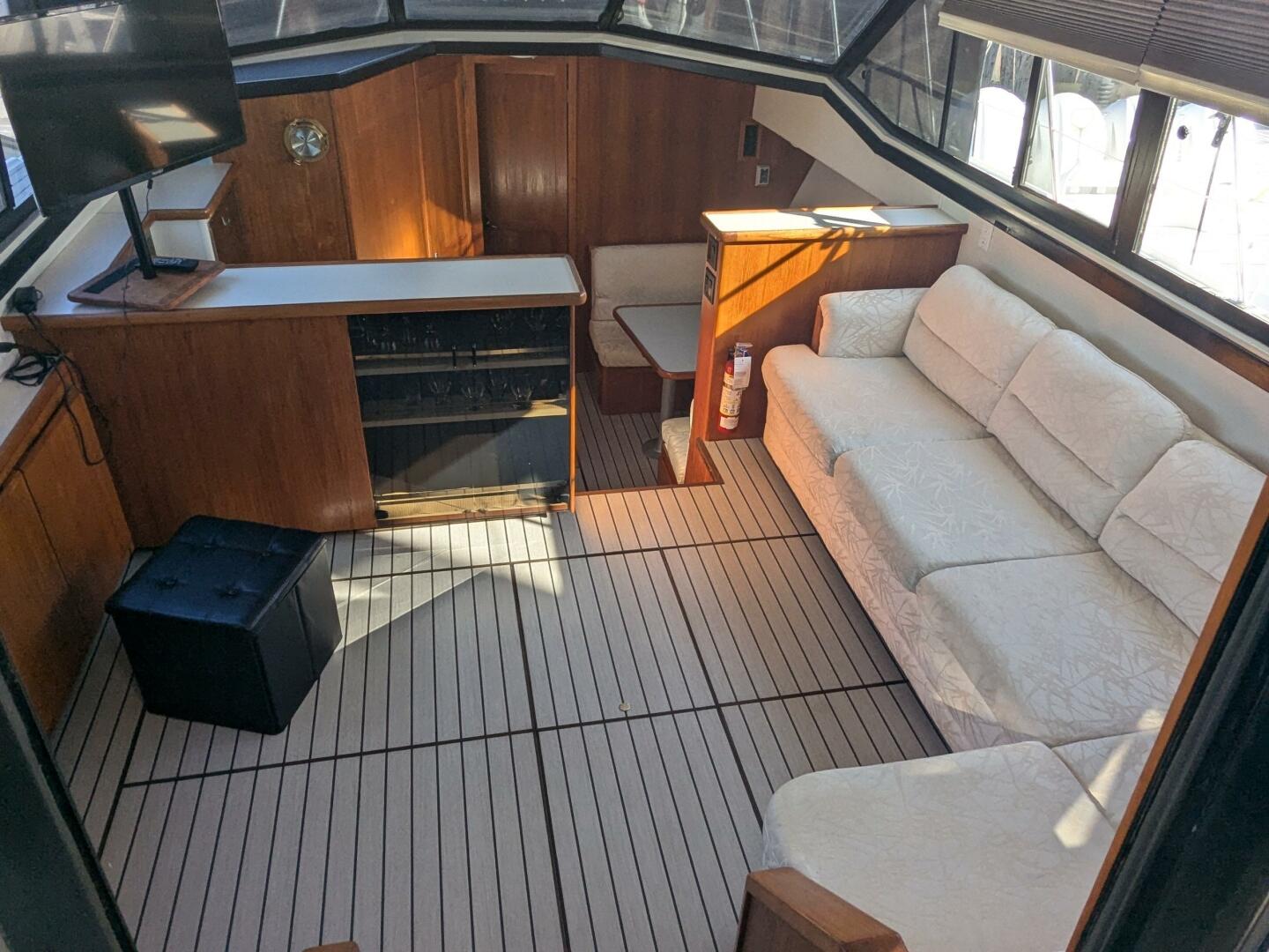 Slide: The Image of Carver 390 Aft Cabin Motoryacht 1993 - 4780865