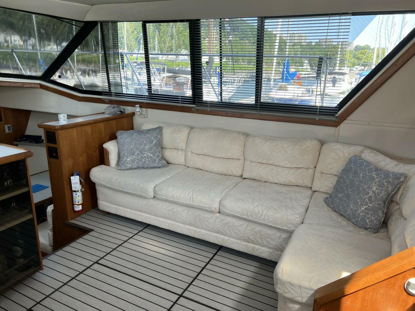 Slide: The Image of Carver 390 Aft Cabin Motoryacht 1993 - 4780866