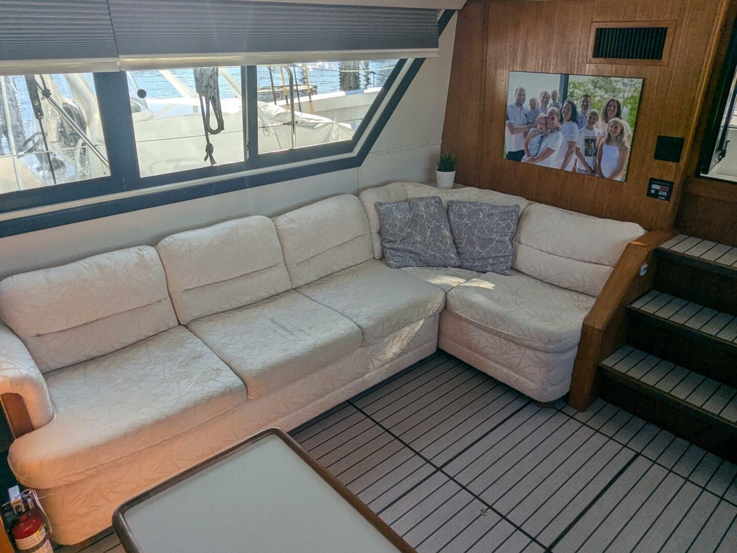Slide: The Image of Carver 390 Aft Cabin Motoryacht 1993 - 4780867