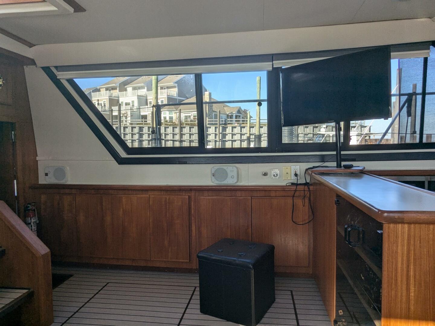 Slide: The Image of Carver 390 Aft Cabin Motoryacht 1993 - 4780869