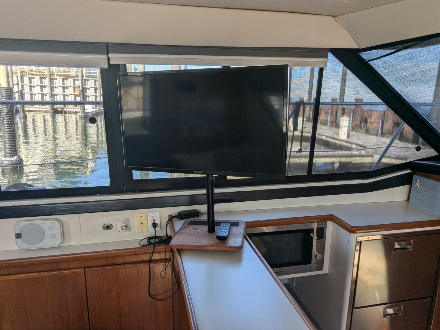 Slide: The Image of Carver 390 Aft Cabin Motoryacht 1993 - 4780870