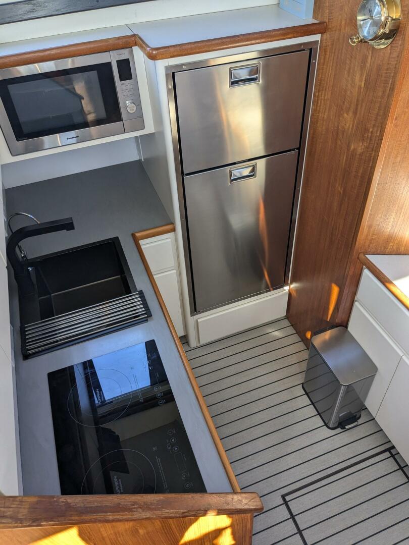 Slide: The Image of Carver 390 Aft Cabin Motoryacht 1993 - 4780878