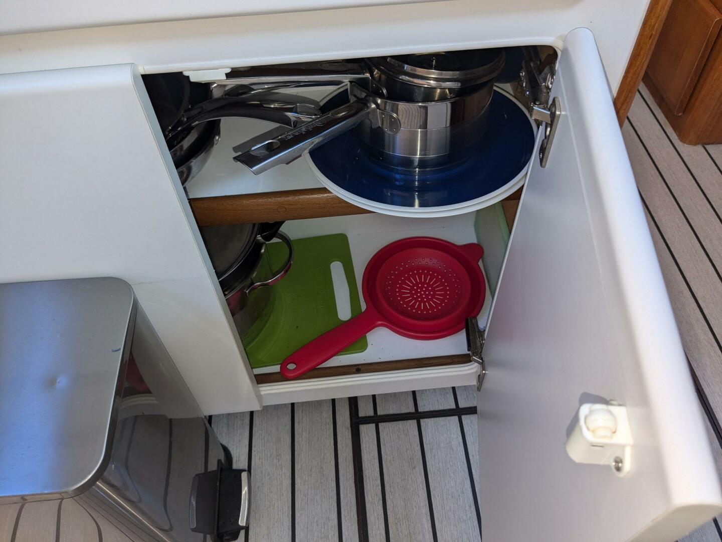 Slide: The Image of Carver 390 Aft Cabin Motoryacht 1993 - 4780887