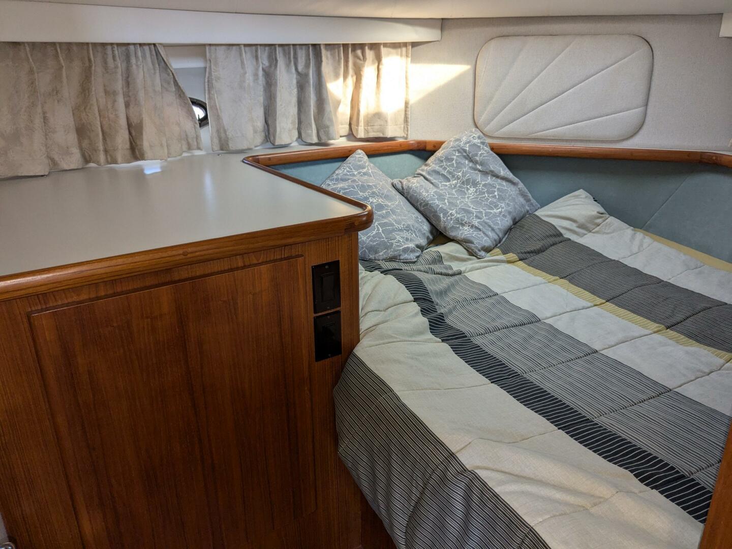 Slide: The Image of Carver 390 Aft Cabin Motoryacht 1993 - 4780890