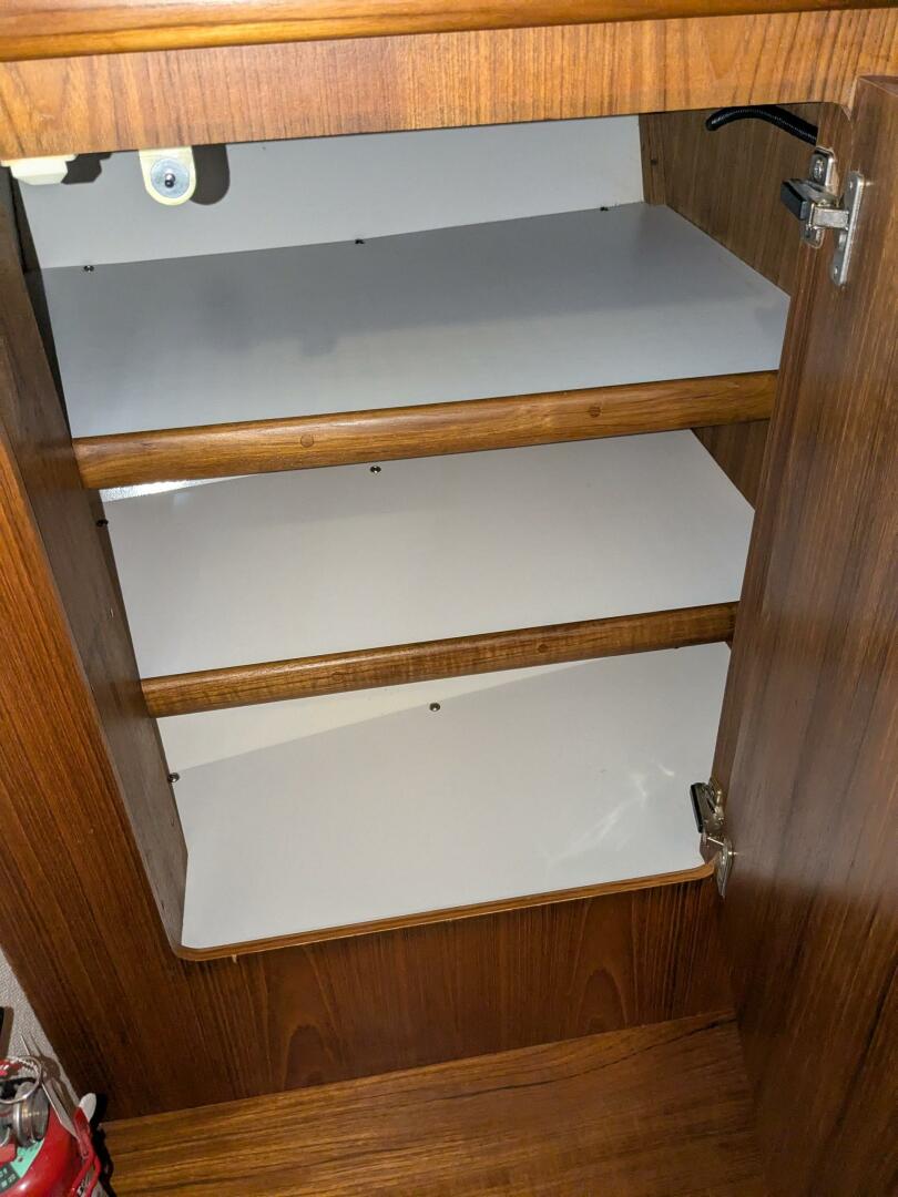 Slide: The Image of Carver 390 Aft Cabin Motoryacht 1993 - 4780891