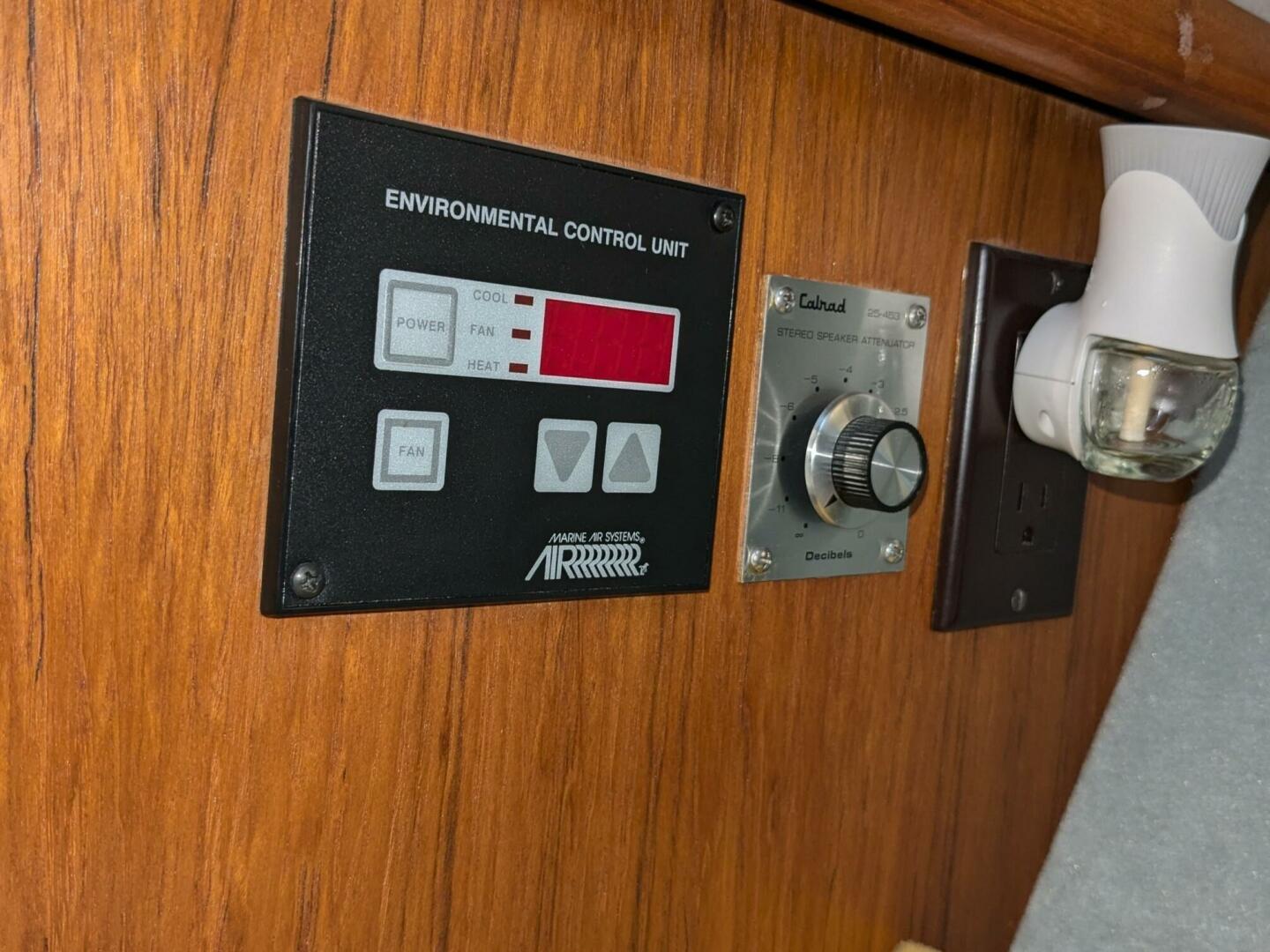 Slide: The Image of Carver 390 Aft Cabin Motoryacht 1993 - 4780892
