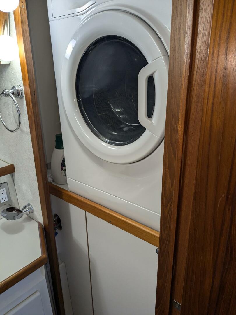 Slide: The Image of Carver 390 Aft Cabin Motoryacht 1993 - 4780903