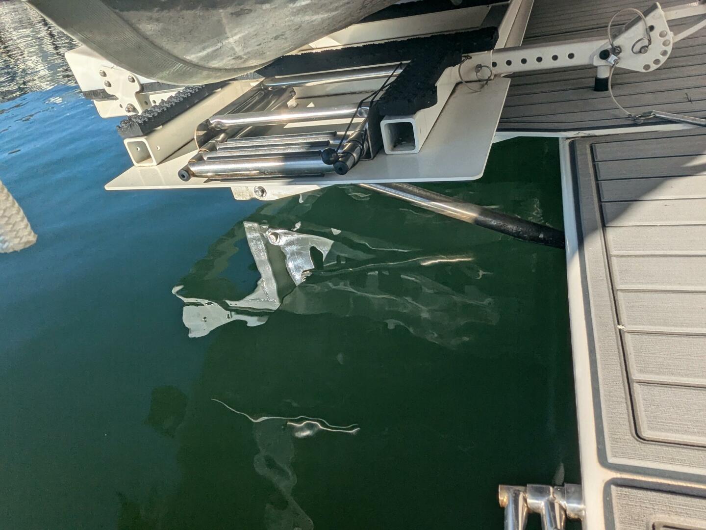 Slide: The Image of Carver 390 Aft Cabin Motoryacht 1993 - 4780844