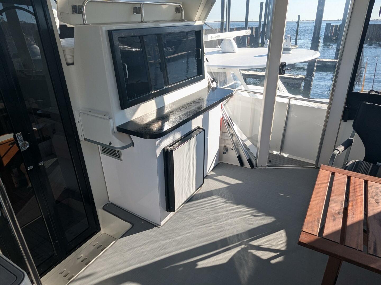 Slide: The Image of Carver 390 Aft Cabin Motoryacht 1993 - 4780846