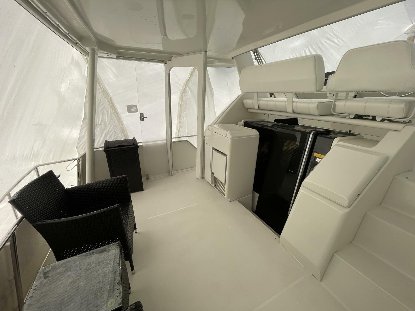 Slide: The Image of Carver 400 Cockpit Motor Yacht 1998 - 4901302
