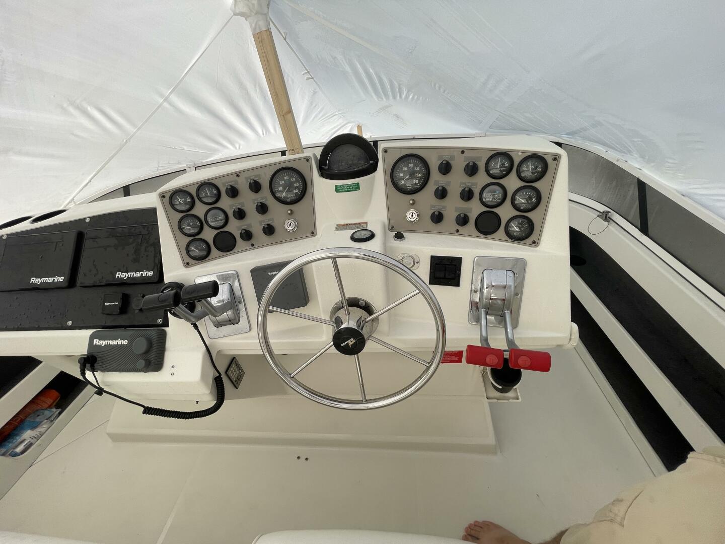 Slide: The Image of Carver 400 Cockpit Motor Yacht 1998 - 4901310