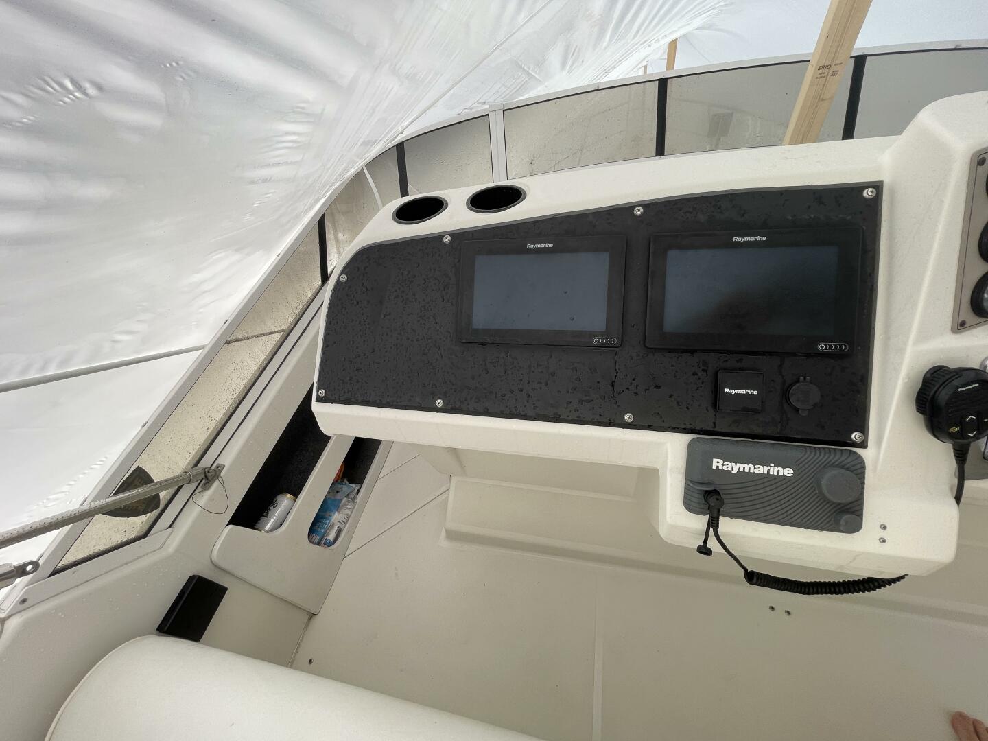 Slide: The Image of Carver 400 Cockpit Motor Yacht 1998 - 4901313