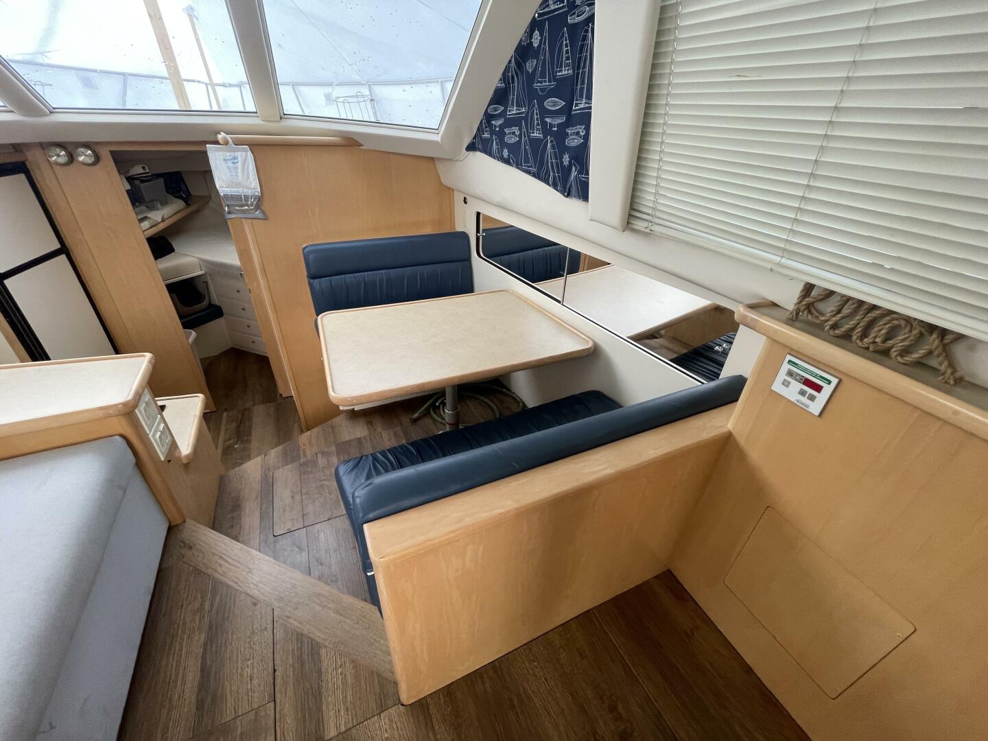 Slide: The Image of Carver 400 Cockpit Motor Yacht 1998 - 4901327