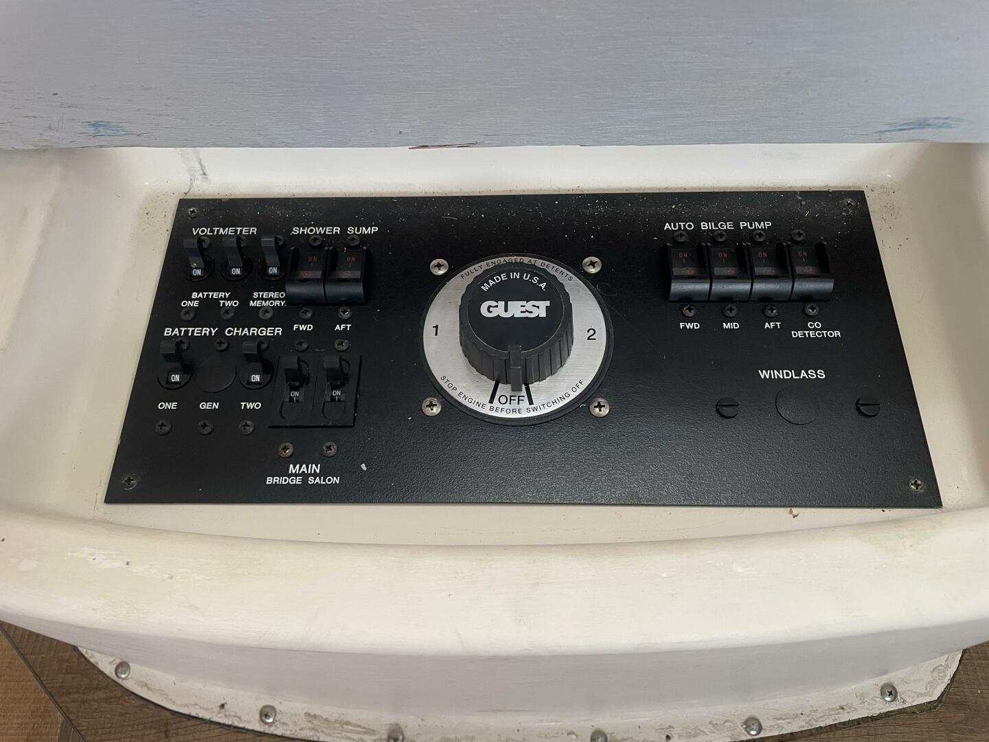 Slide: The Image of Carver 400 Cockpit Motor Yacht 1998 - 4901354