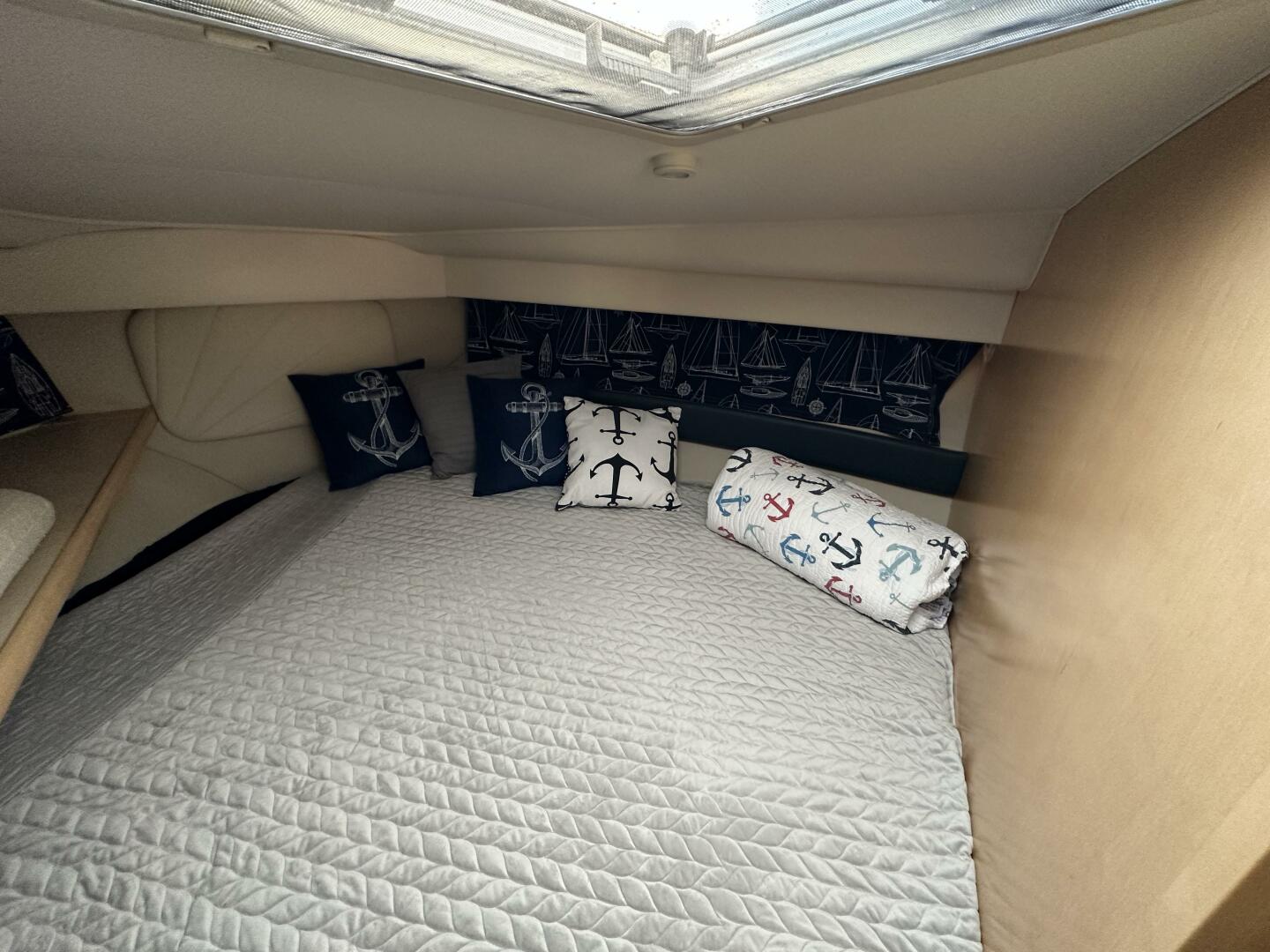 Slide: The Image of Carver 400 Cockpit Motor Yacht 1998 - 4901202