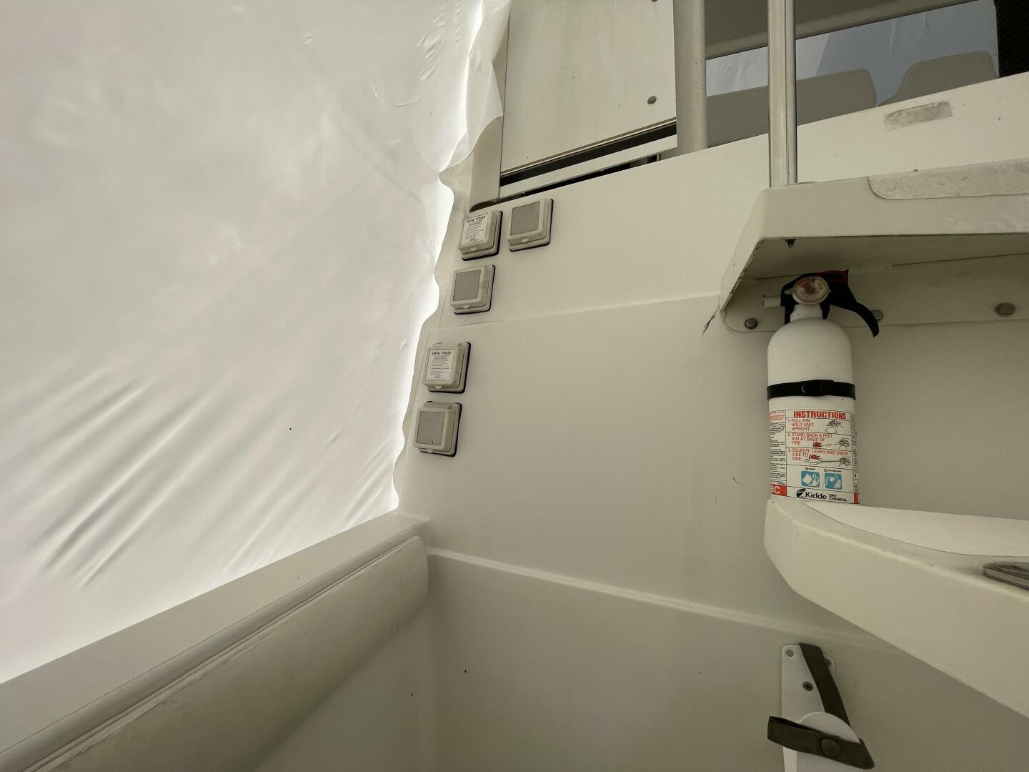 Slide: The Image of Carver 400 Cockpit Motor Yacht 1998 - 4901270